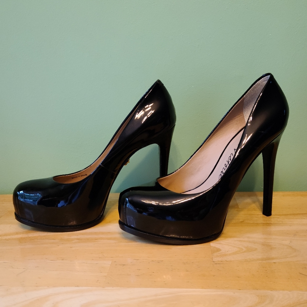 Pour La Victoire Black Patent Leather Pumps